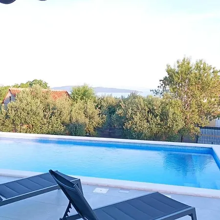 Modern With Heated Pool&sea View Apartament *