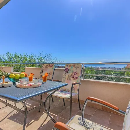 Apartament Modern With Heated Pool&sea View