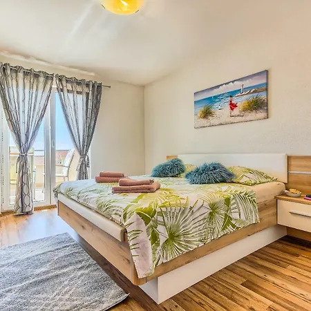 Apartament Modern With Heated Pool&sea View