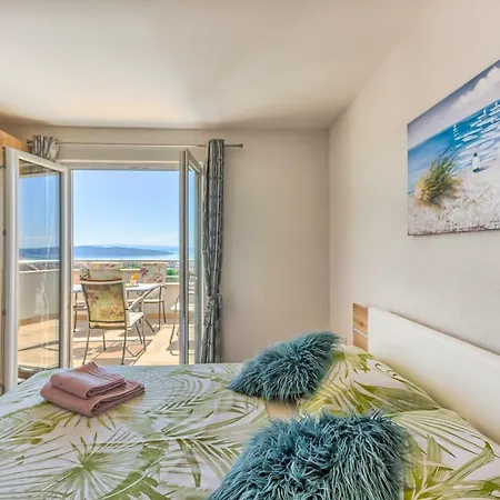Apartament Modern With Heated Pool&sea View