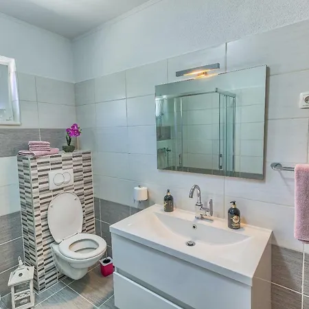Modern With Heated Pool&sea View * Kaštela