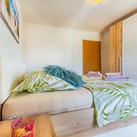 Modern With Heated Pool&sea View Apartament Kaštela