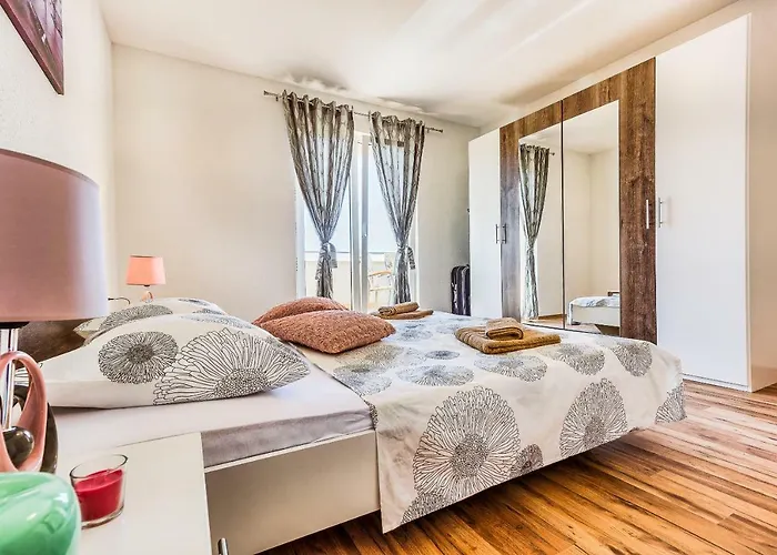 דירה Modern With Heated Pool&sea View