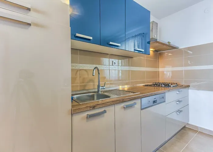 Modern With Heated Pool&sea View דירה