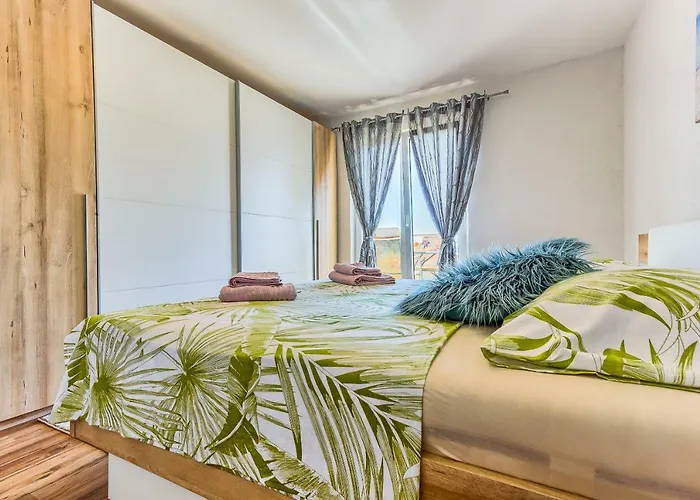 Modern With Heated Pool&sea View Kaštela